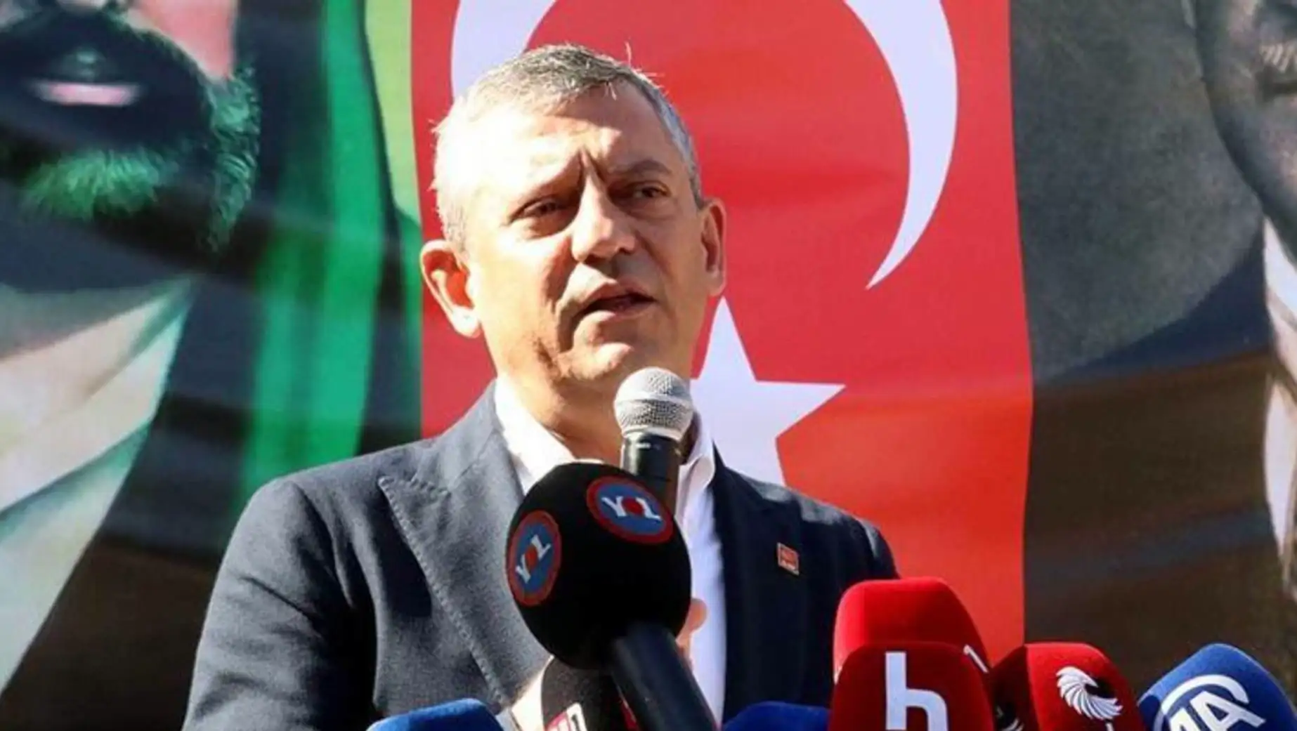 Özgür Özel speaking at the Hacı Bektaş Veli commemoration events. Özgür Özel speaking at the Hacı Bektaş Veli commemoration events.