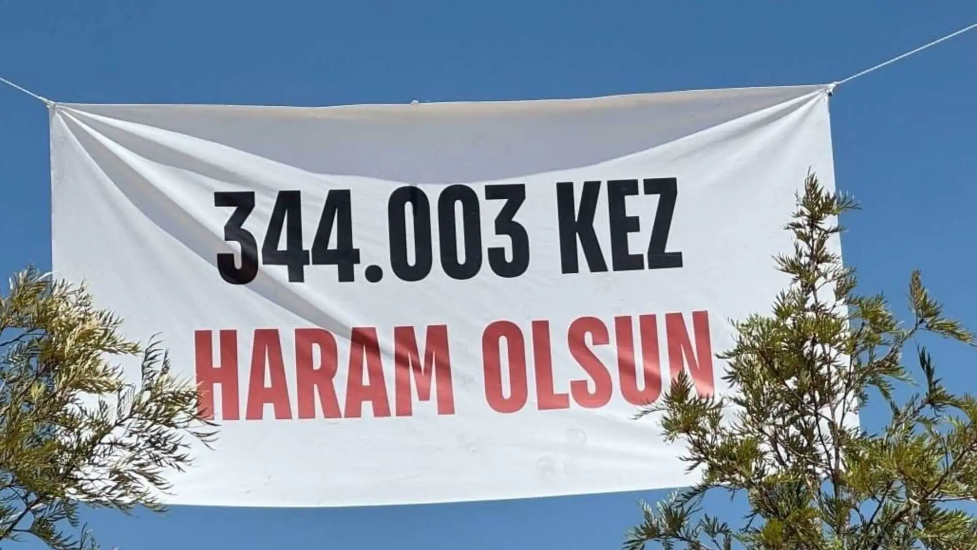 Aydın'da asılan pankartlar. Çerçioğlu'na tepki gösteriliyor. Aydın'da asılan pankartlar. Çerçioğlu'na tepki gösteriliyor.