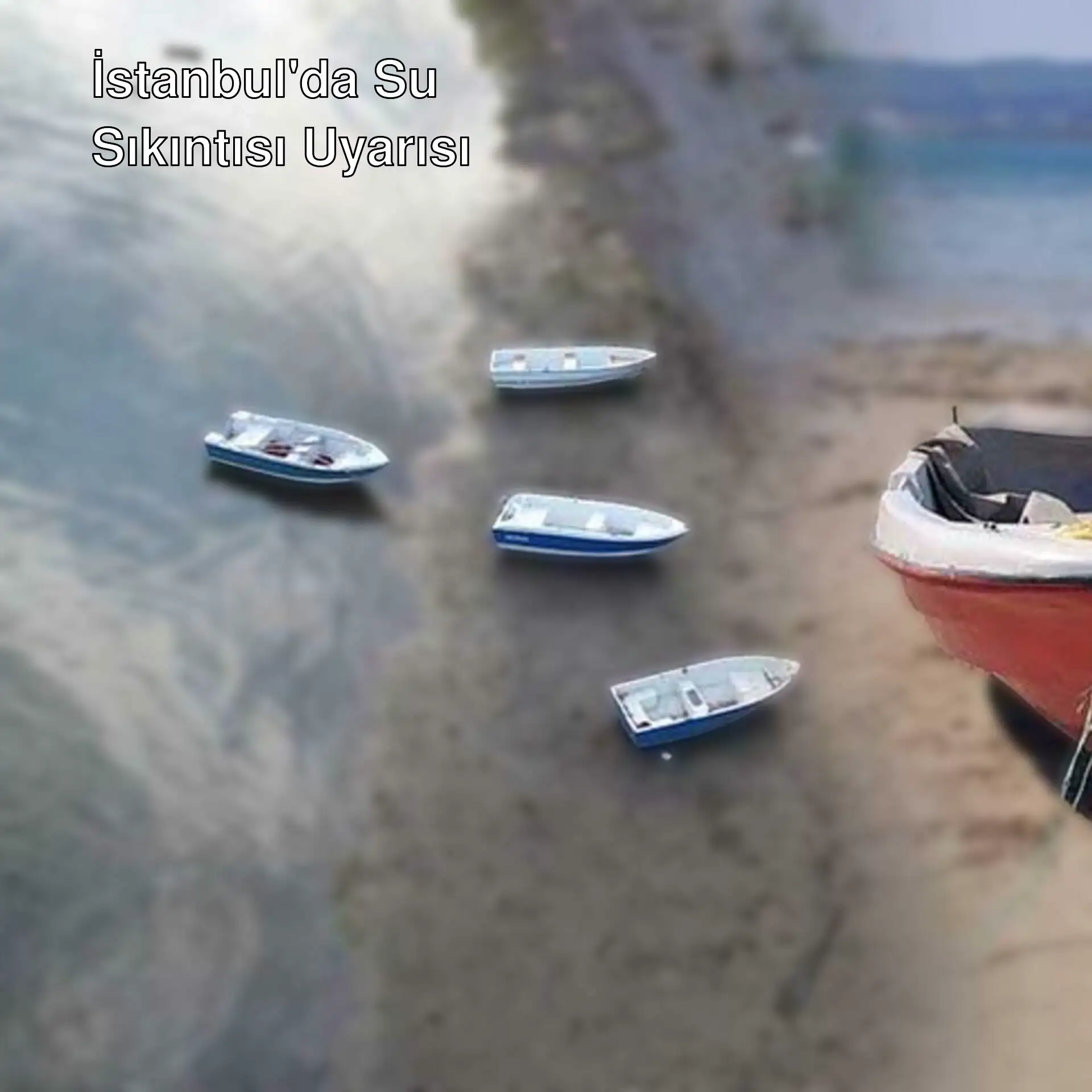 Sapanca Gölü'nde su seviyesinin düştüğünü gösteren bir görüntü. Sapanca Gölü'nde su seviyesinin düştüğünü gösteren bir görüntü.