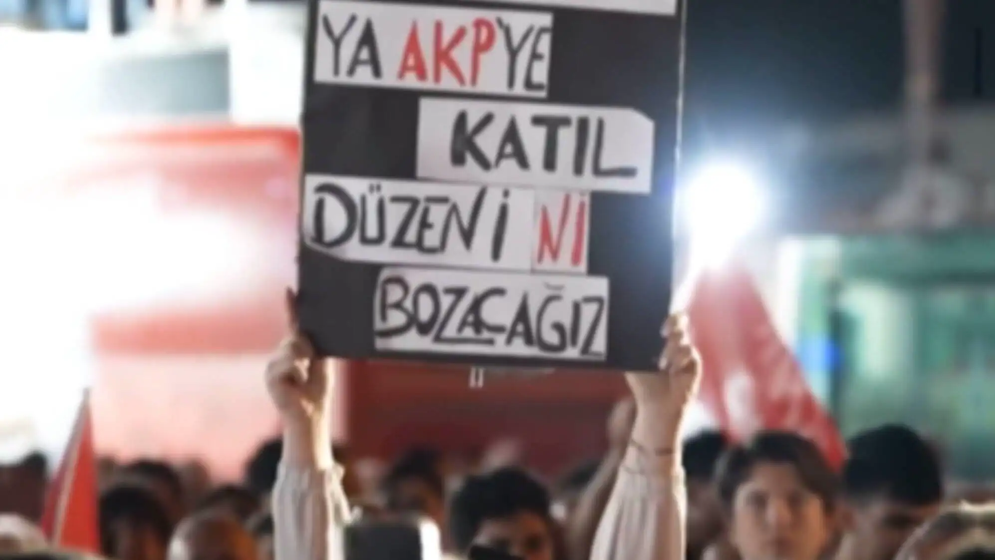 A large crowd at the Aydın rally. A large crowd at the Aydın rally.