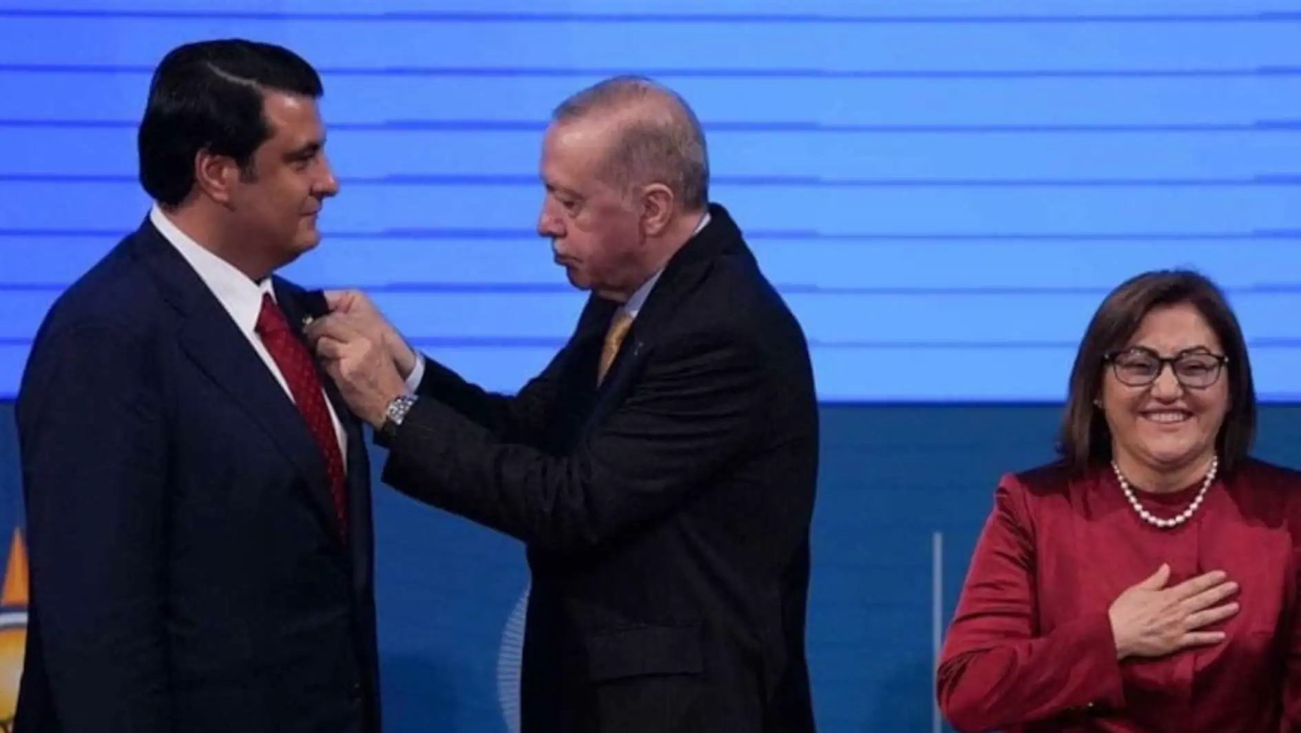 Umut Yılmaz was warmly welcomed after joining AKP. Umut Yılmaz was warmly welcomed after joining AKP.