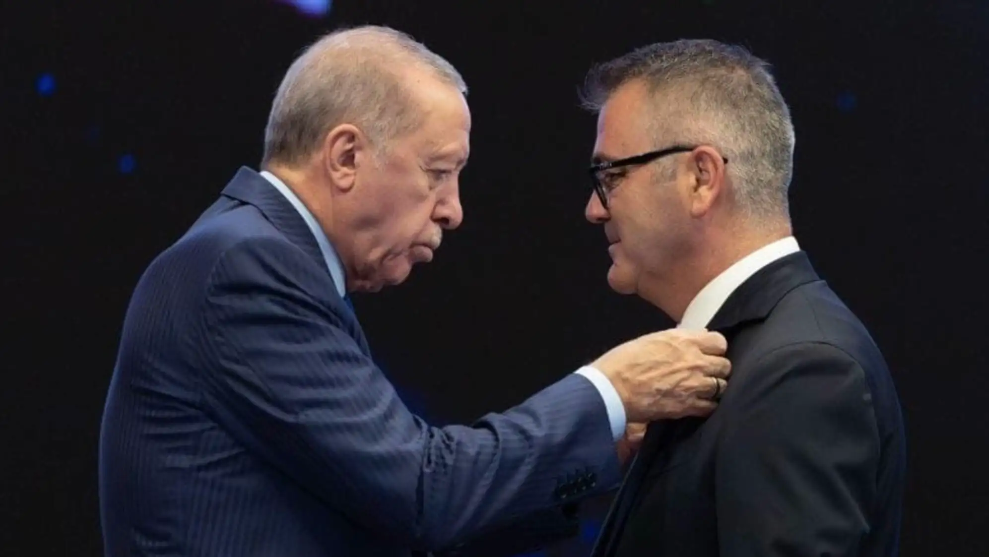 The people of Seydişehir protested against Ustaoğlu. The people of Seydişehir protested against Ustaoğlu.