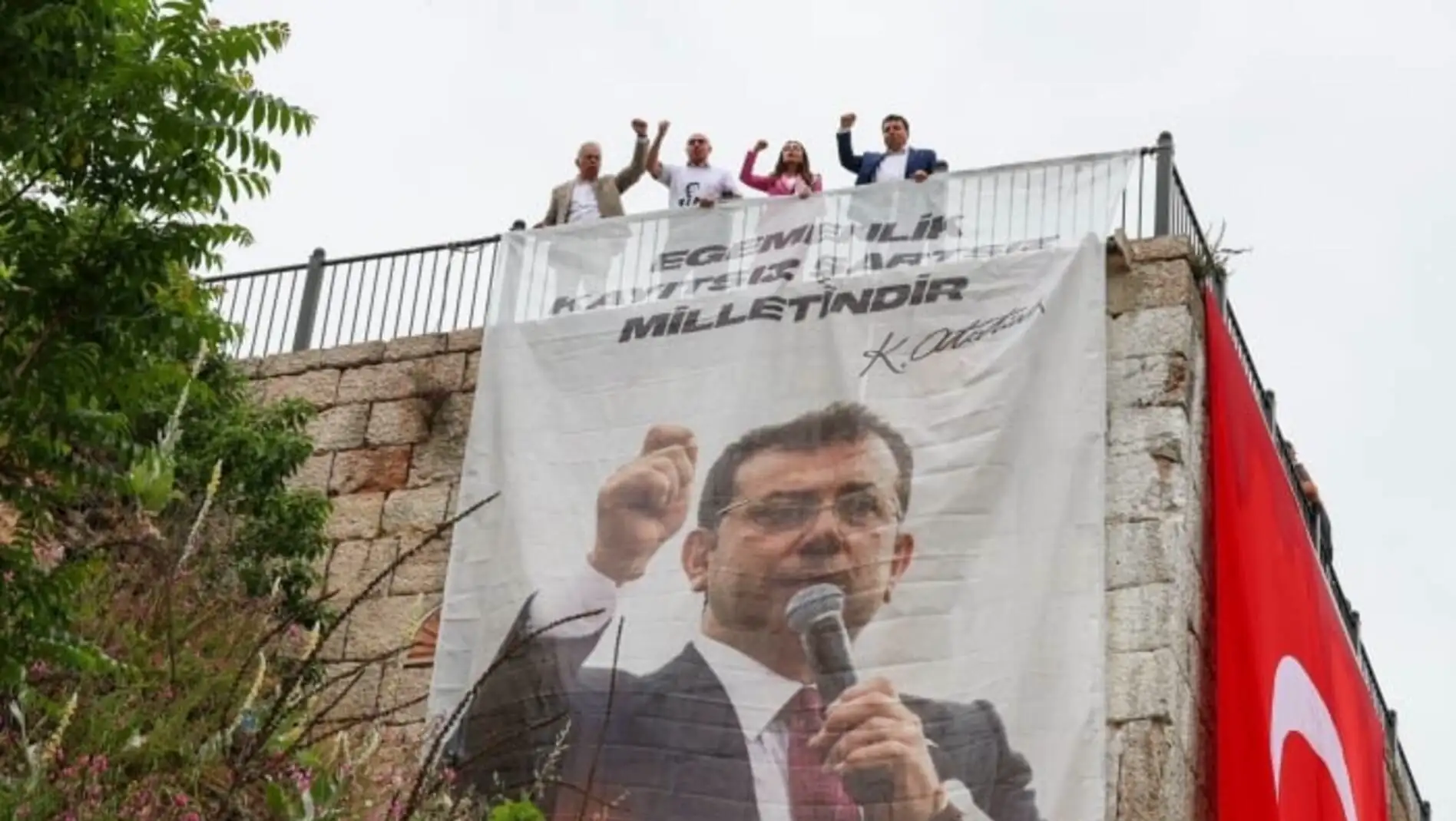 İmamoğlu in the courtroom.