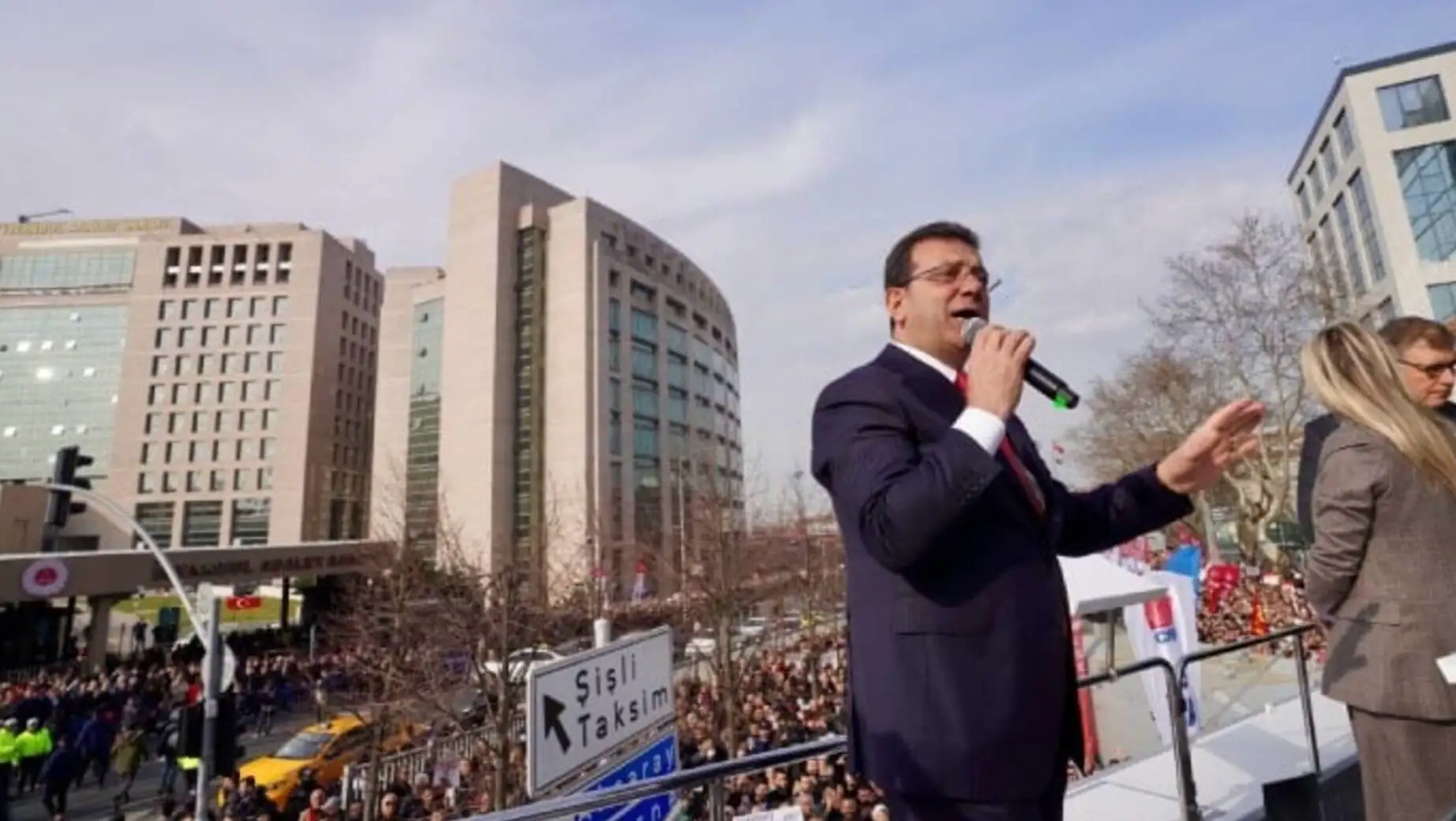 İmamoğlu at a press conference.
