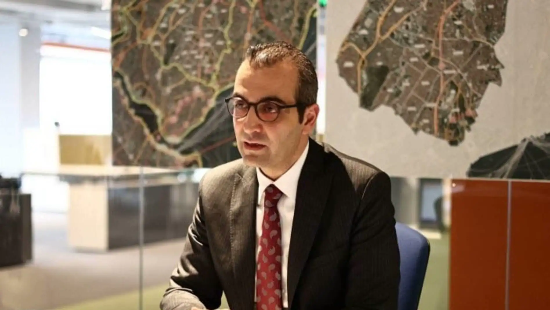 Resul Emrah Şahan advocates for the release of political prisoners.