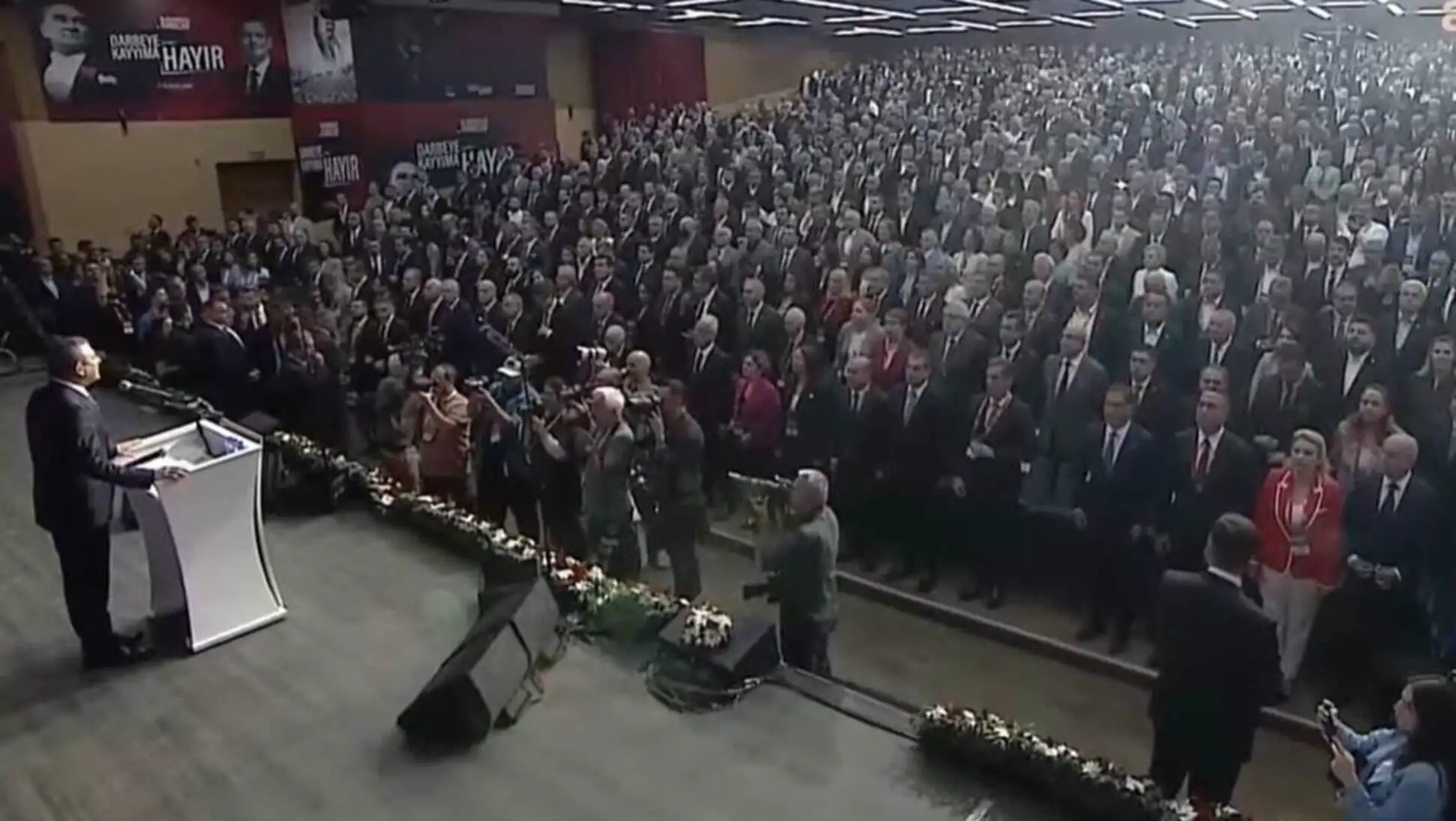 A large group at the CHP congress.