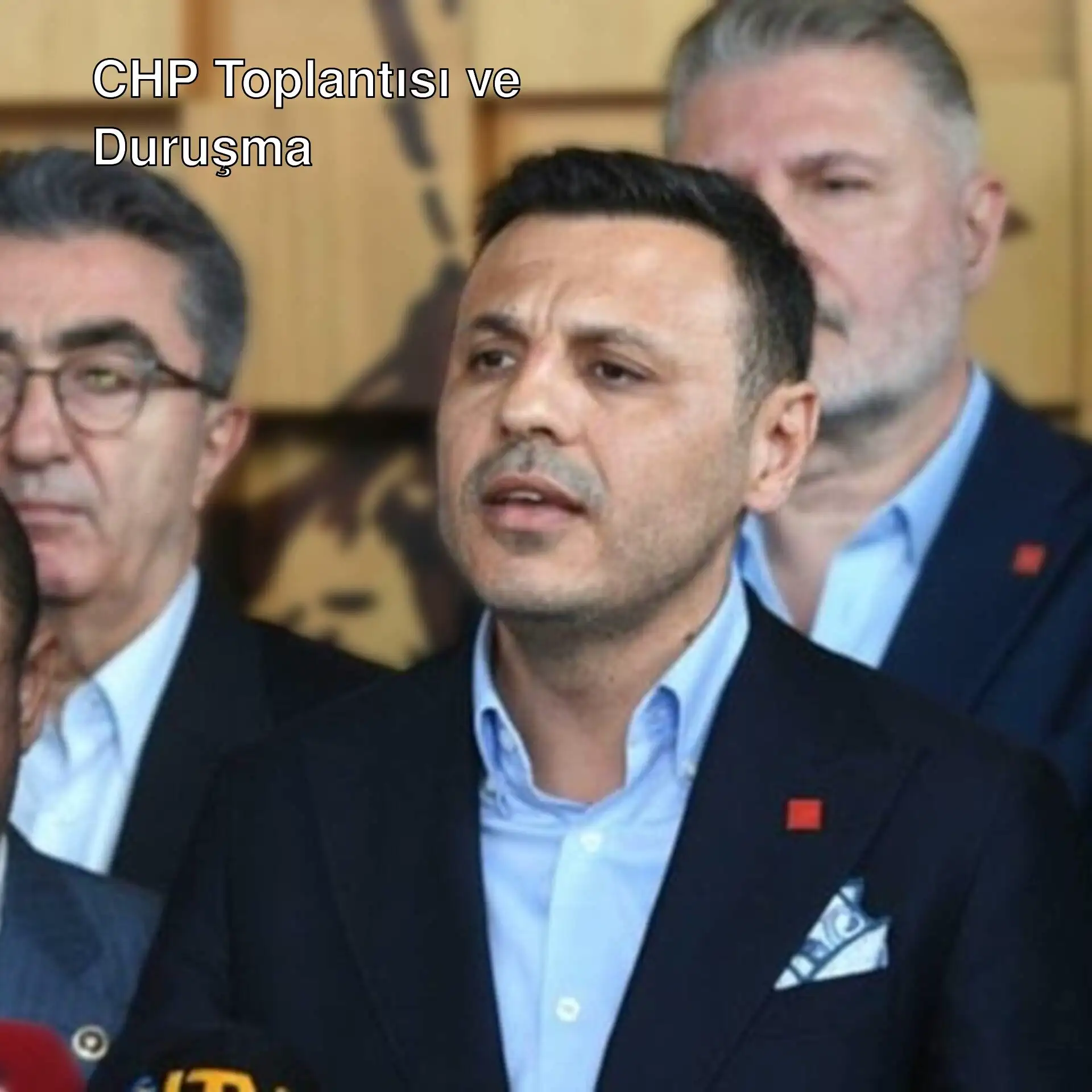 Özgür Çelik, duruşma öncesi basın toplantısında konuşuyor.