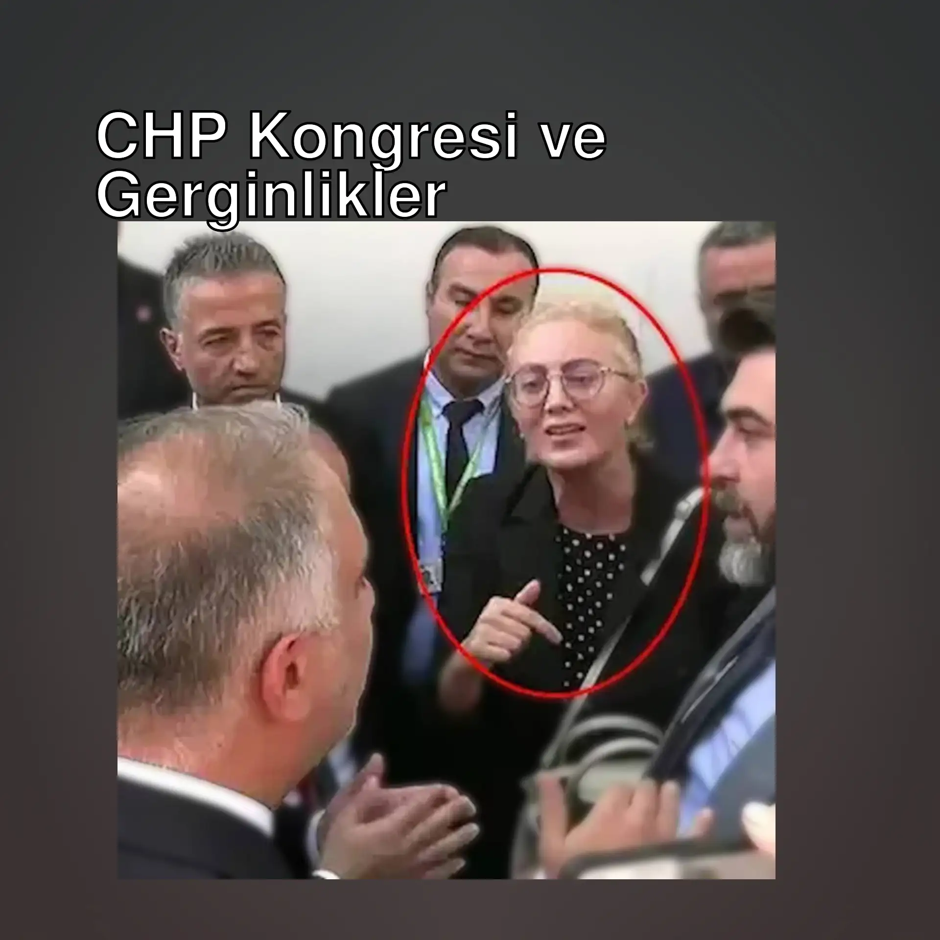 Bir grup insan takım elbiselerle.