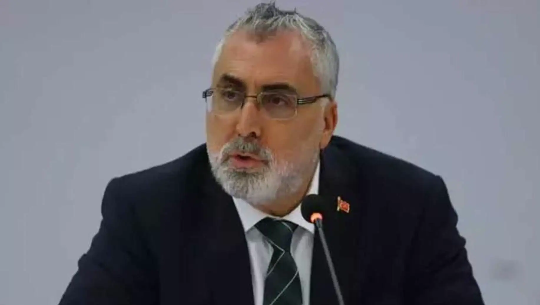 Bakan Işıkhan, boykot çağrılarına tepki gösteriyor.