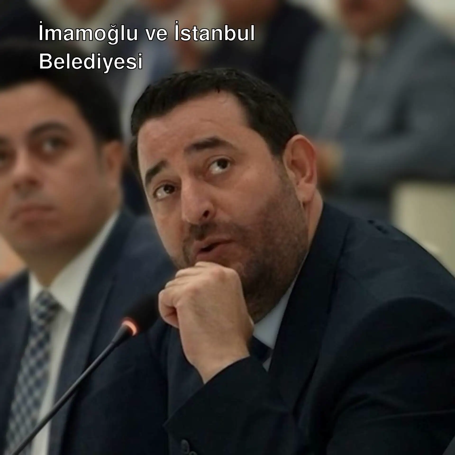 Ekrem İmamoğlu, İstanbul Belediyesi'nde önemli bir toplantıda.