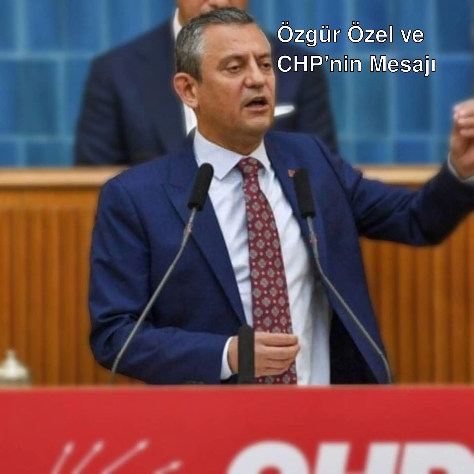 Özgür Özel, basın toplantısında konuşuyor.
