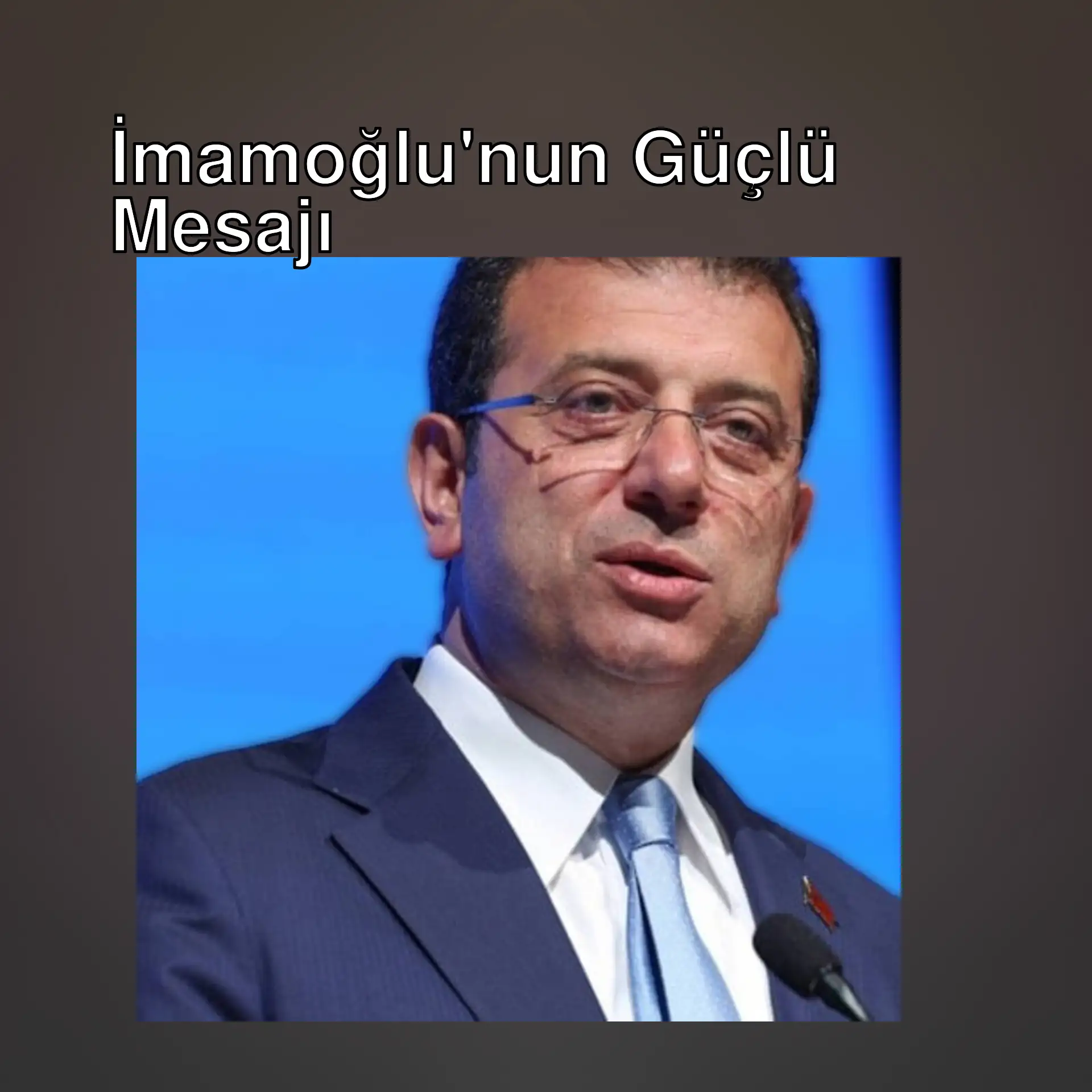 Ekrem İmamoğlu, resmi kıyafetle konuşma yapıyor. Ekrem İmamoğlu, resmi kıyafetle konuşma yapıyor.