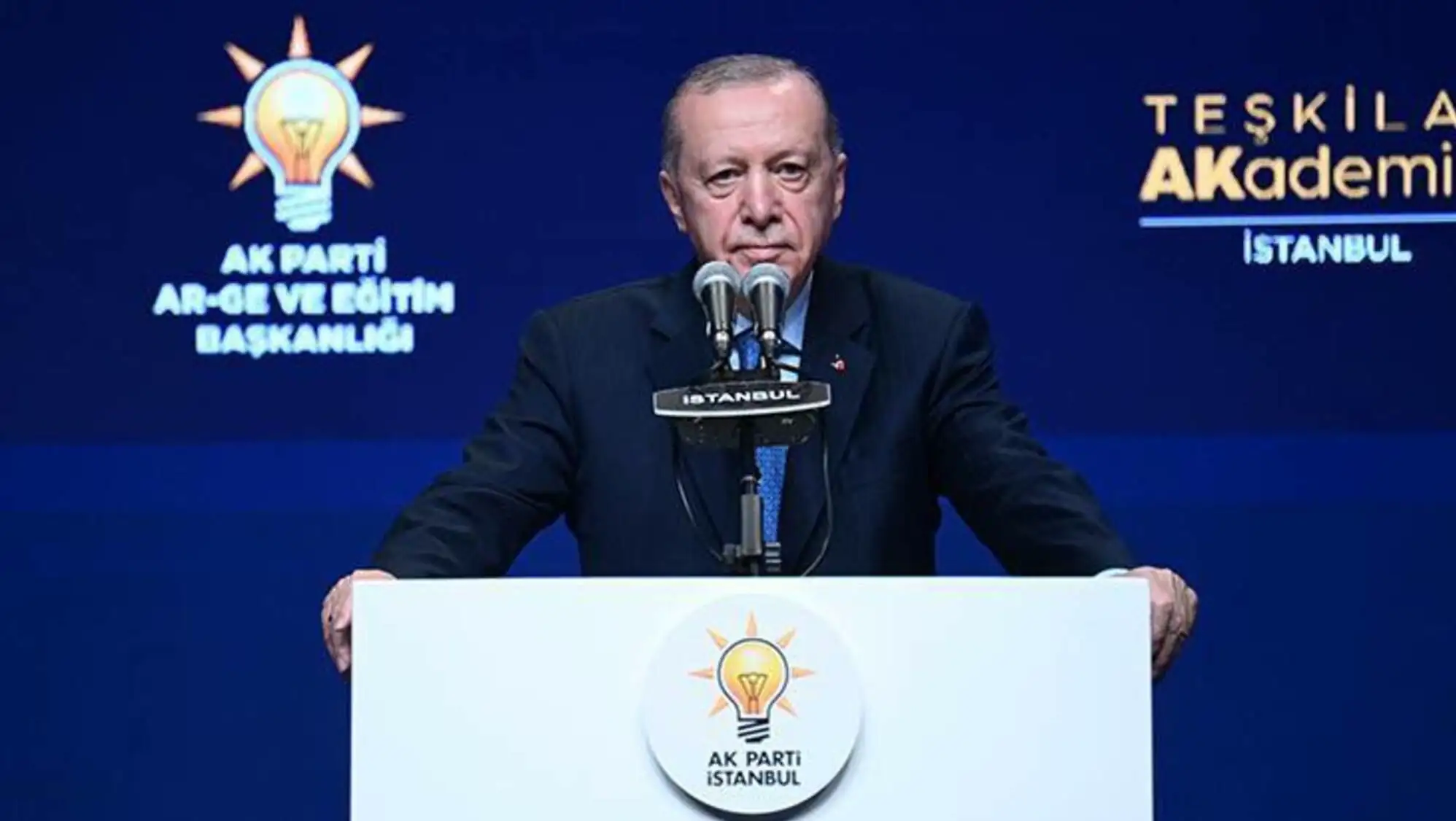 Cumhurbaşkanı Erdoğan, toplantıda konuşma yapıyor.
