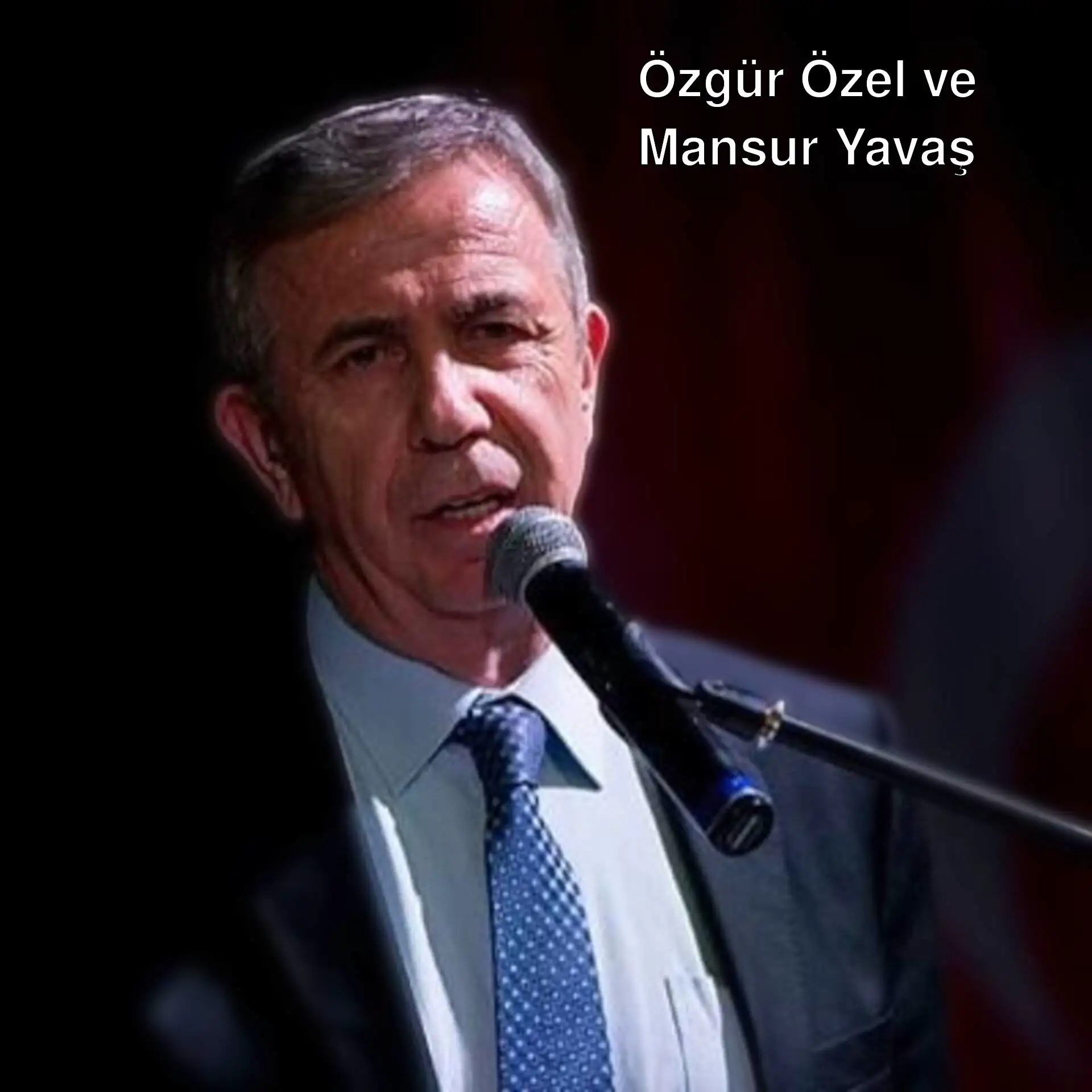 Özgür Özel, mikrofonla konuşuyor.