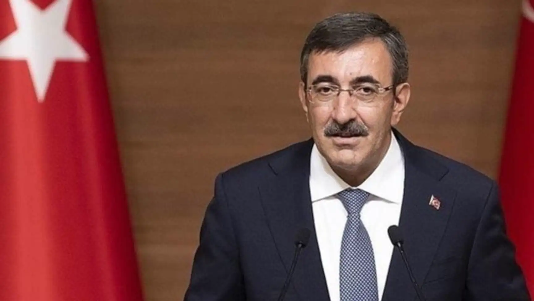 CHP'li Ali Mahir Başarır, bütçe hakkında açıklama yapıyor. CHP'li Ali Mahir Başarır, bütçe hakkında açıklama yapıyor.