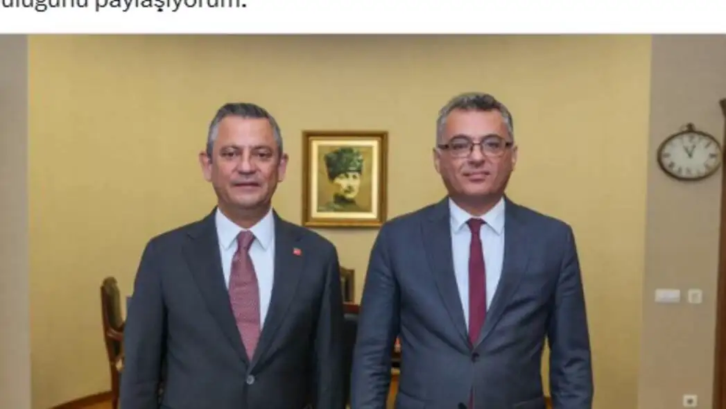 Özgür Özel, KKTC seçim sonuçlarını değerlendiriyor. Özgür Özel, KKTC seçim sonuçlarını değerlendiriyor.