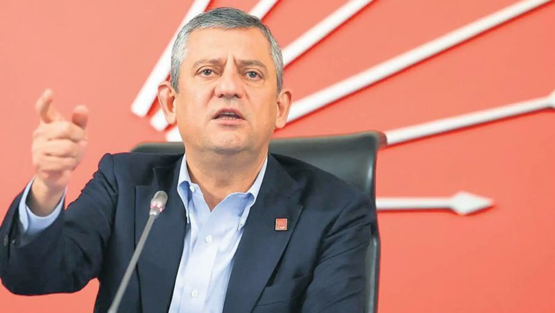 CHP toplantısında katılımcılar. CHP toplantısında katılımcılar.