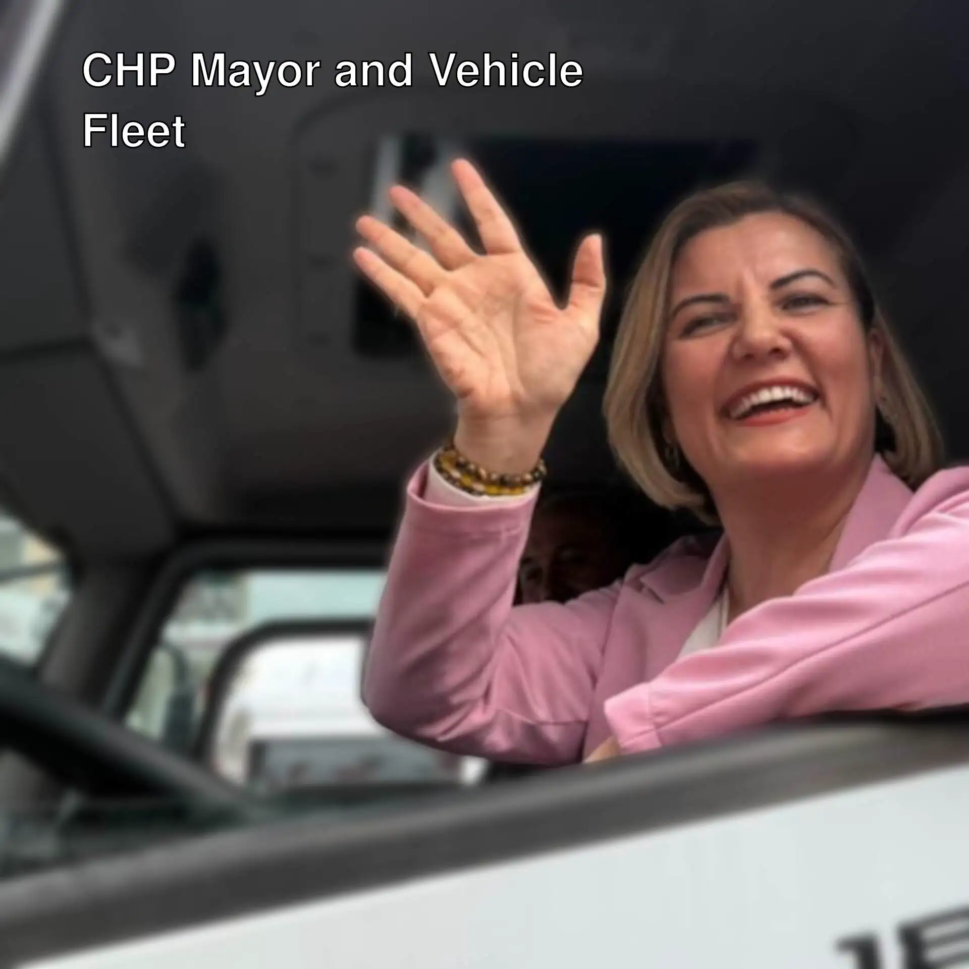 CHP Mayor Fatma Kaplan Hürriyet presenting the vehicle fleet. CHP Mayor Fatma Kaplan Hürriyet presenting the vehicle fleet.