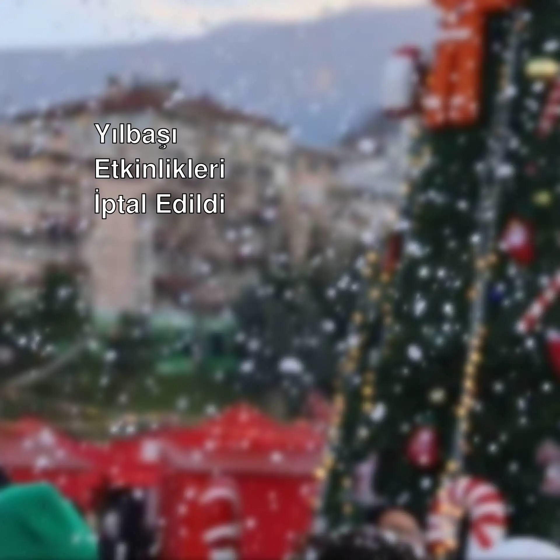 Kar yağışı altında bir kişi. Kar yağışı altında bir kişi.